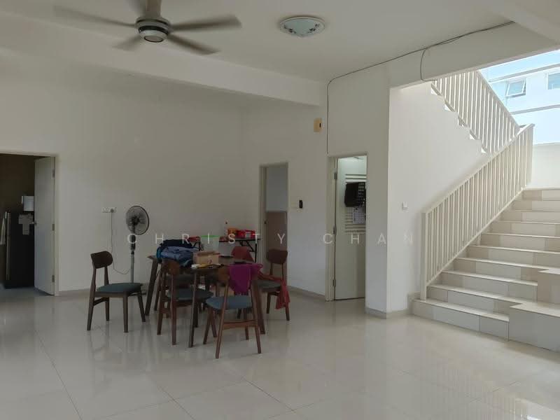 Rumah Banglo untuk Disewa di Taman Equine (Seri Kembangan) - Christy Chan - Living Room - PropertyGuru.com.my