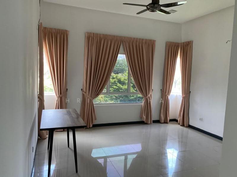 Rumah Banglo untuk Disewa di Taman Equine (Seri Kembangan) - Christy Chan - Living Room - PropertyGuru.com.my