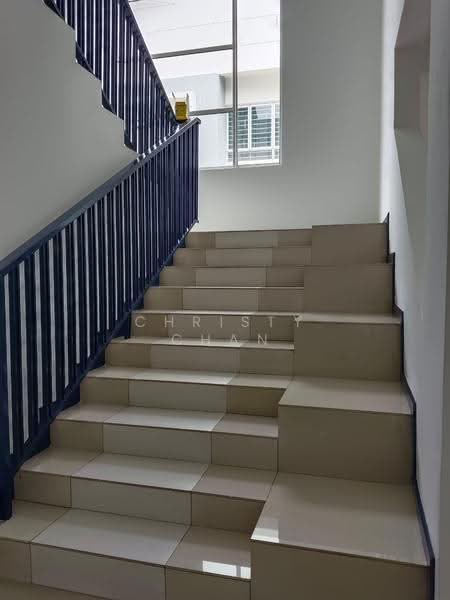 Rumah Banglo untuk Disewa di Taman Equine (Seri Kembangan) - Christy Chan - Corridor - PropertyGuru.com.my