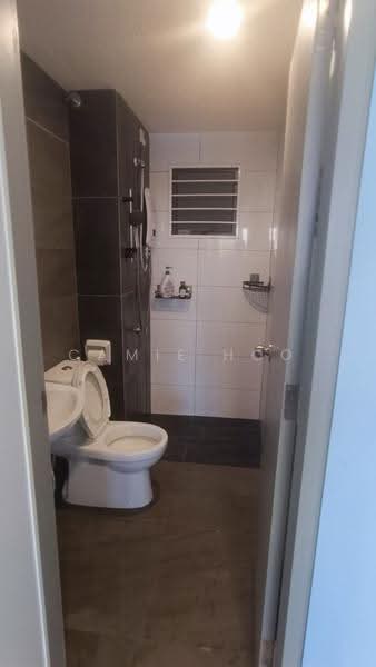 Service Residence for Sale at Traders Garden @ Cheras Selatan - Camie Hoo - Bathroom - PropertyGuru.com.my