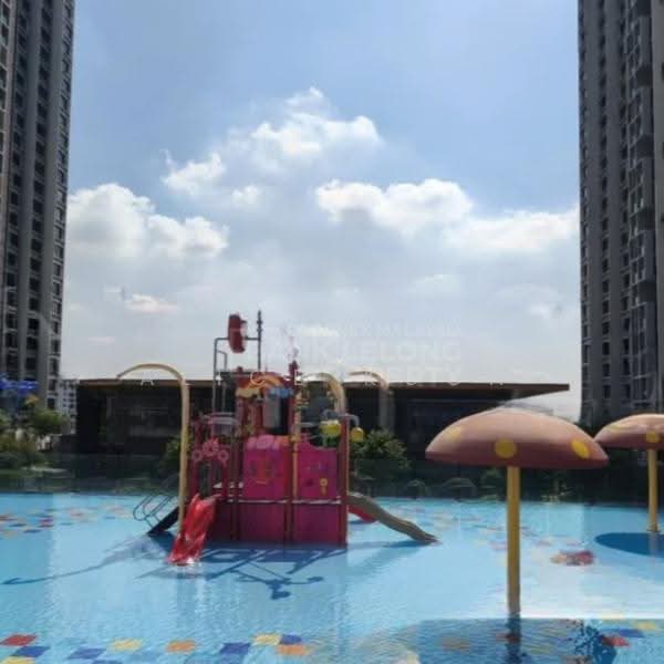 Kediaman Servis untuk Dijual di Twin Residences - Alice Kuon - Pool - PropertyGuru.com.my