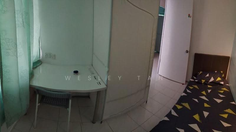 Rumah Flat untuk Dijual di Taman Anika - Wesley Tan - Bedroom - PropertyGuru.com.my