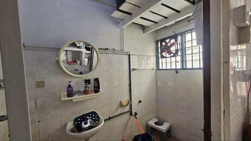 Rumah Flat untuk Dijual di Taman Anika - Wesley Tan - Bathroom - PropertyGuru.com.my