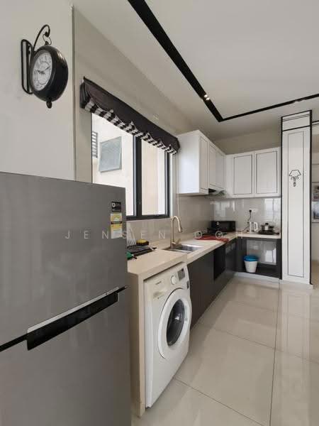 Condominium for Rent at Kings Bay @ Country Garden Danga Bay - Jensen Goh - Kitchen - PropertyGuru.com.my