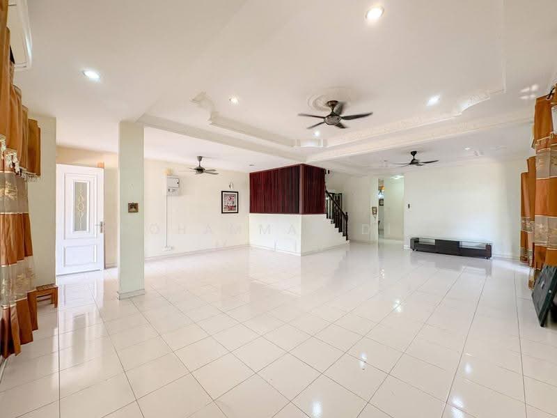 Semi-Detached House for Sale in Seksyen 7 (Shah Alam) - Mohammad Din Majid - Living Room - PropertyGuru.com.my