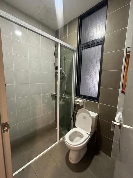 Kediaman Servis untuk Dijual di Zenopy Residences - Ahmad Muslim - Bathroom - PropertyGuru.com.my