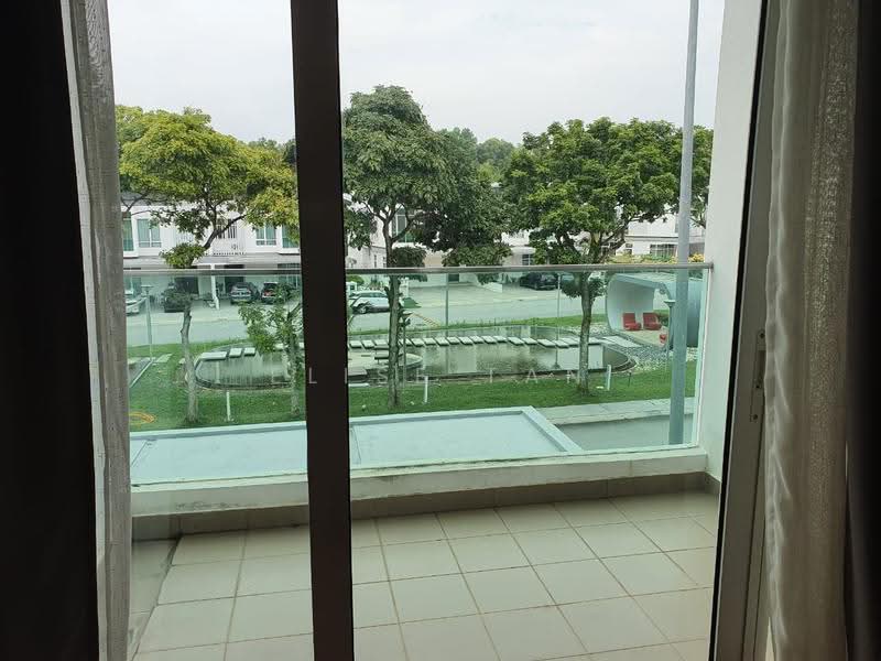 Semi-Detached House for Rent in Cyberjaya (Selangor) - Elise Tan - Balcony - PropertyGuru.com.my
