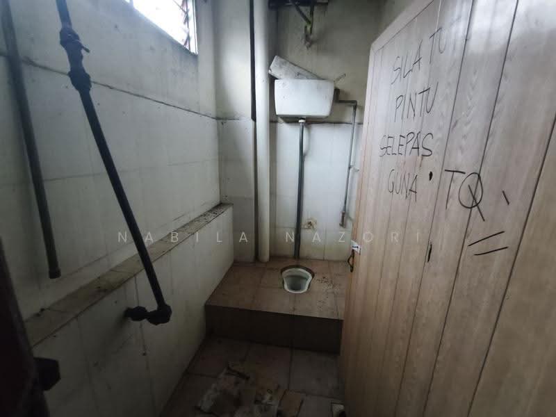 Shop / Office for Sale in Kota Bharu (Kelantan) - Nabila Nazori - Bathroom - PropertyGuru.com.my