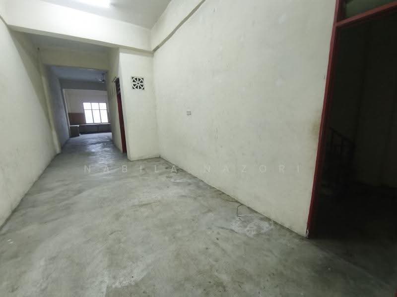 Shop / Office for Sale in Kota Bharu (Kelantan) - Nabila Nazori - Corridor - PropertyGuru.com.my