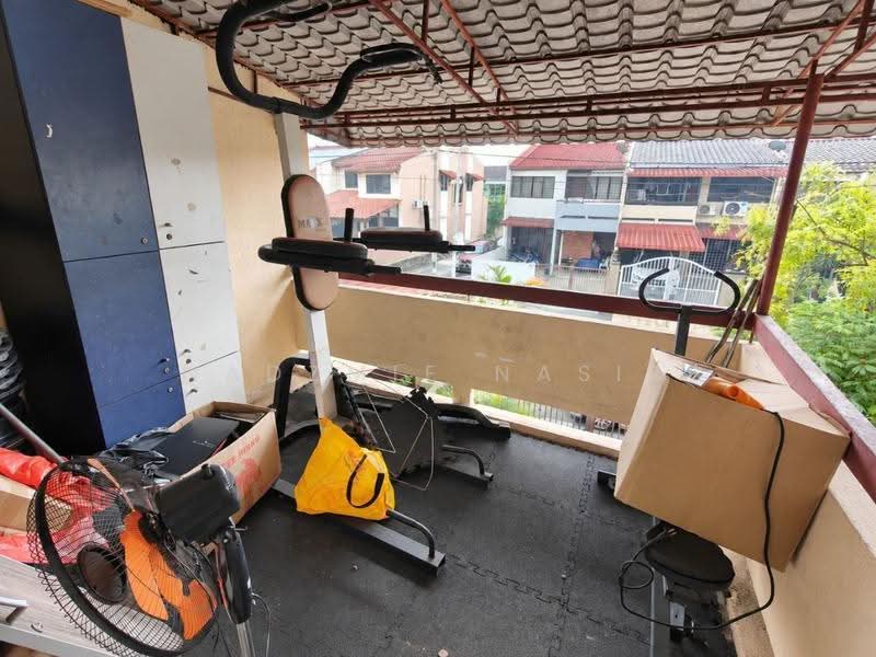 Rumah Teres 2-Tingkat untuk Dijual di Ampang Jaya (Ampang) - Nadzmie Nasir - Balcony - PropertyGuru.com.my