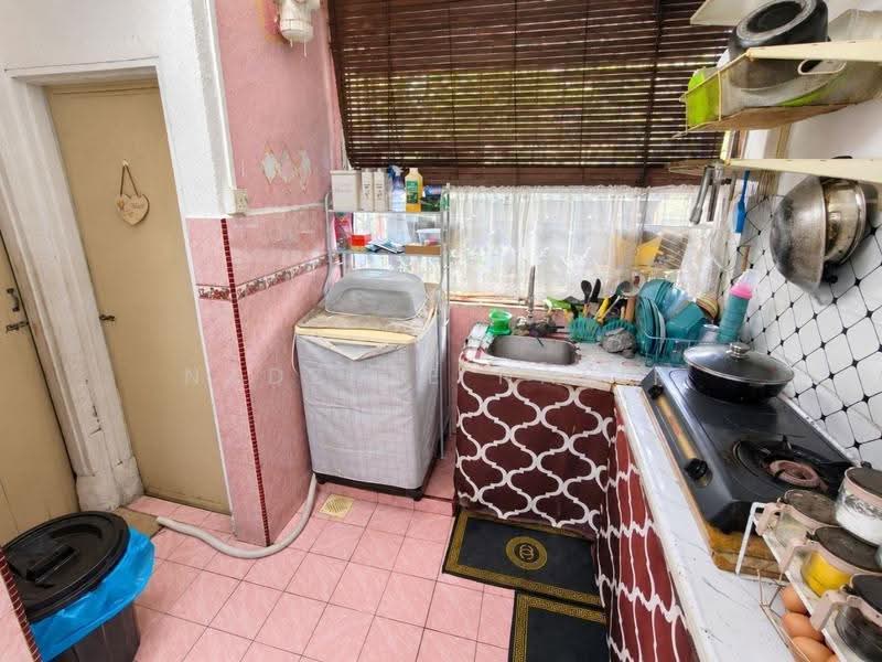 Flat for Sale at Seri Perindu Apartment - Nadzmie Nasir - Kitchen - PropertyGuru.com.my