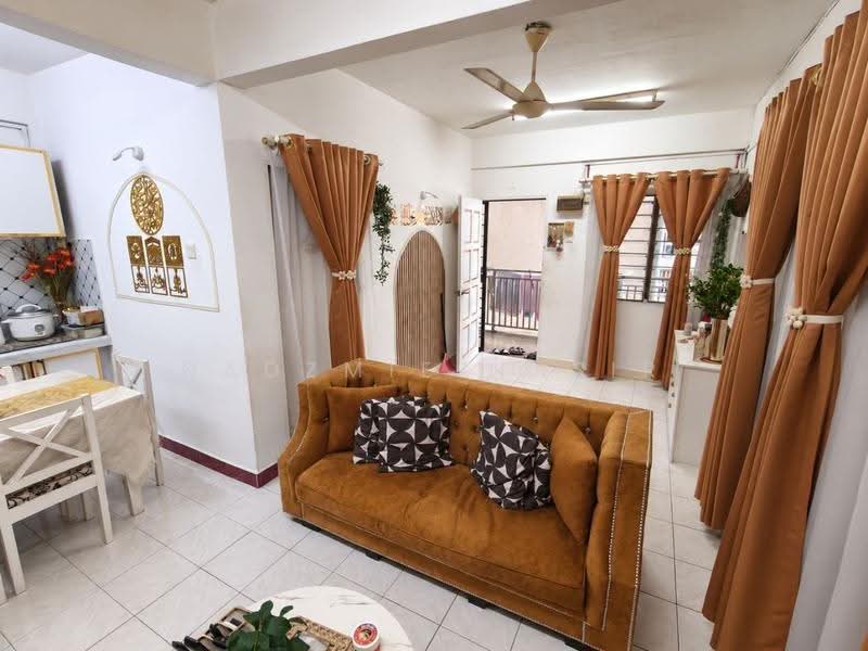 Flat for Sale at Seri Perindu Apartment - Nadzmie Nasir - Living Room - PropertyGuru.com.my