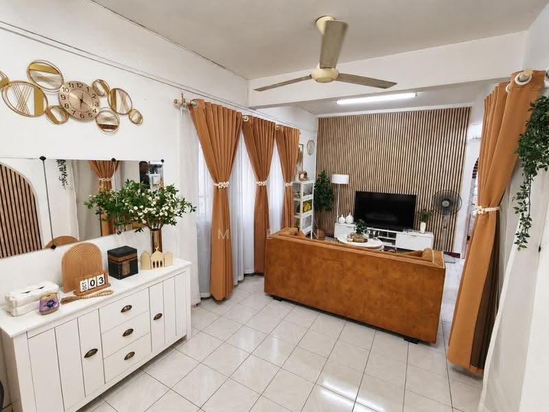 Flat for Sale at Seri Perindu Apartment - Nadzmie Nasir - Living Room - PropertyGuru.com.my