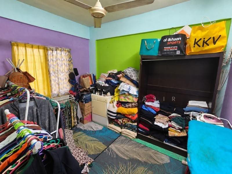 Flat for Sale at Seri Perindu Apartment - Nadzmie Nasir - Bedroom - PropertyGuru.com.my
