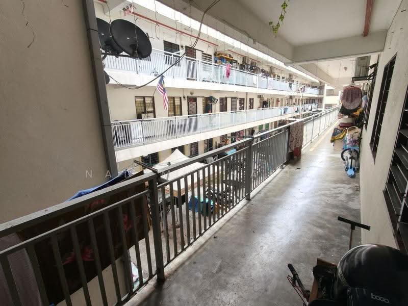 Flat for Sale at Seri Perindu Apartment - Nadzmie Nasir - Corridor - PropertyGuru.com.my