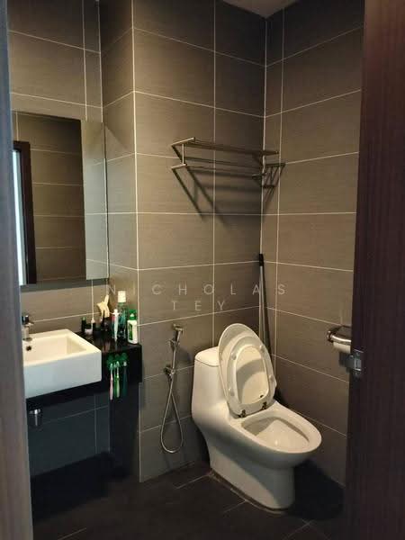Kondominium untuk Dijual di KSL D'Esplanade Residence - Nicholas Tey - Bathroom - PropertyGuru.com.my