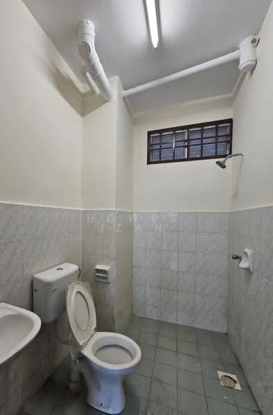Apartment for Sale at Idaman Senibong - Howes Izan - Bathroom - PropertyGuru.com.my
