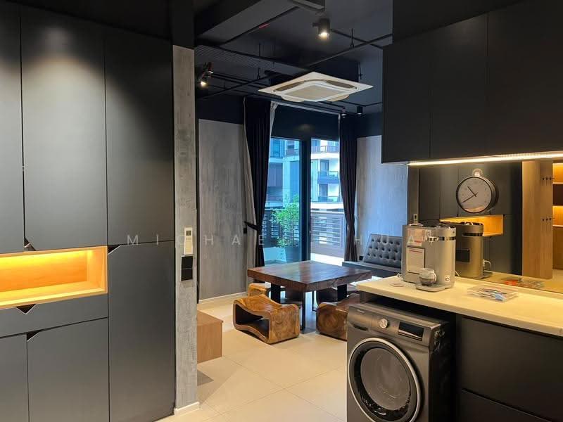 Kediaman Servis untuk Dijual di Arcoris Residences - Michael Chua - Living Room - PropertyGuru.com.my