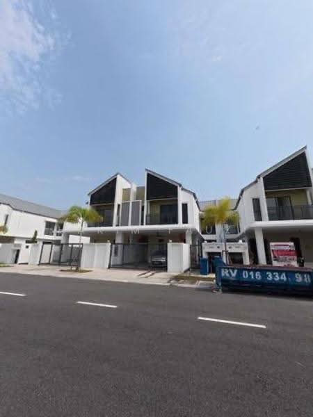 Rumah Teres 2-Tingkat untuk Dijual di Bandar Rimbayu (Telok Panglima Garang) - Hakim Fauzi - Exterior - PropertyGuru.com.my