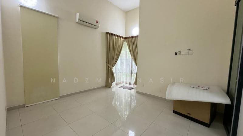 Bungalow House for Sale in Anjung Melati (Gombak) - Nadzmie Nasir - Living Room - PropertyGuru.com.my