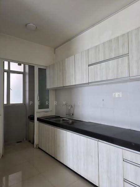 Condominium for Rent at Scenaria @ North Kiara Hills - Perry Chai - Kitchen - PropertyGuru.com.my