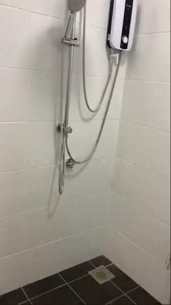 Service Residence for Sale at VIM 3 @ Desa Park North - Camie Hoo - Bathroom - PropertyGuru.com.my