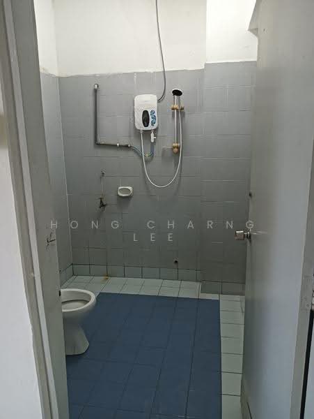 Rumah Teres 3-Tingkat untuk Disewa di Tampoi (Johor) - Hong Charng Lee - Bathroom - PropertyGuru.com.my