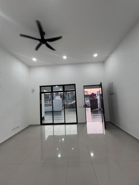 Semi-Detached House for Rent in Johor Bahru (Johor) - Shishi . - Living Room - PropertyGuru.com.my