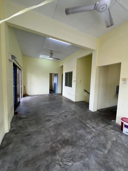 Bungalow House for Rent in Kampung Sungai Way (Petaling Jaya) - Yao Tan - Living Room - PropertyGuru.com.my