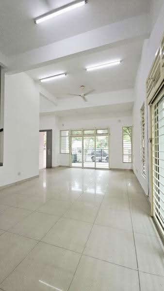 Rumah Teres 3-Tingkat untuk Dijual di Bayan Lepas (Penang) - Eugene Tung - Living Room - PropertyGuru.com.my