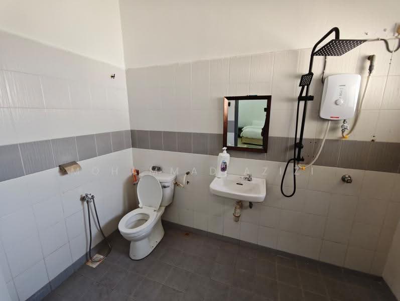 Rumah Teres 2-Tingkat untuk Dijual di Taman Bandar Putra (Kuantan) - Mohammad Azizi - Bathroom - PropertyGuru.com.my