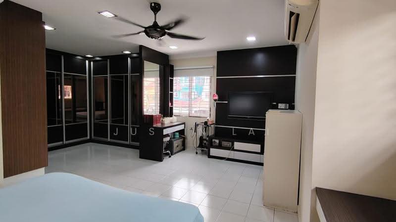 3-storey Terraced House for Sale in Laman Rimbunan (Kepong) - Justin Lai - Bedroom - PropertyGuru.com.my