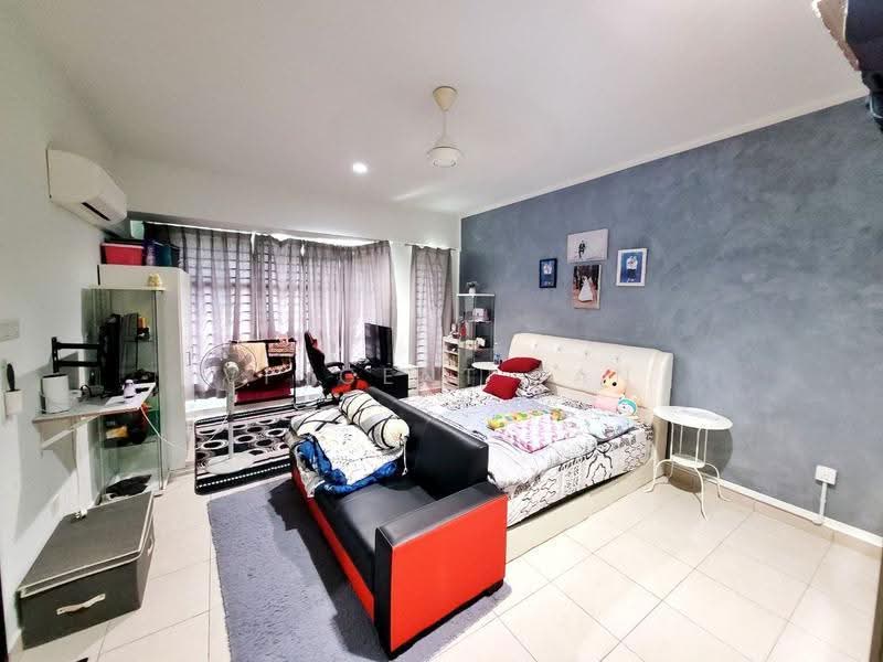 Rumah Teres untuk Dijual di Taman Cuepacs (Cheras) - Vincent Tan - Bedroom - PropertyGuru.com.my