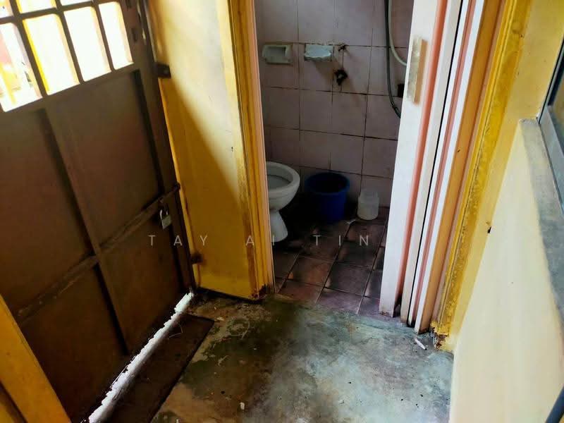 Rumah Teres 2-Tingkat untuk Dijual di Taman Seri Orkid (Skudai) - Tay Ai Ting - Bathroom - PropertyGuru.com.my