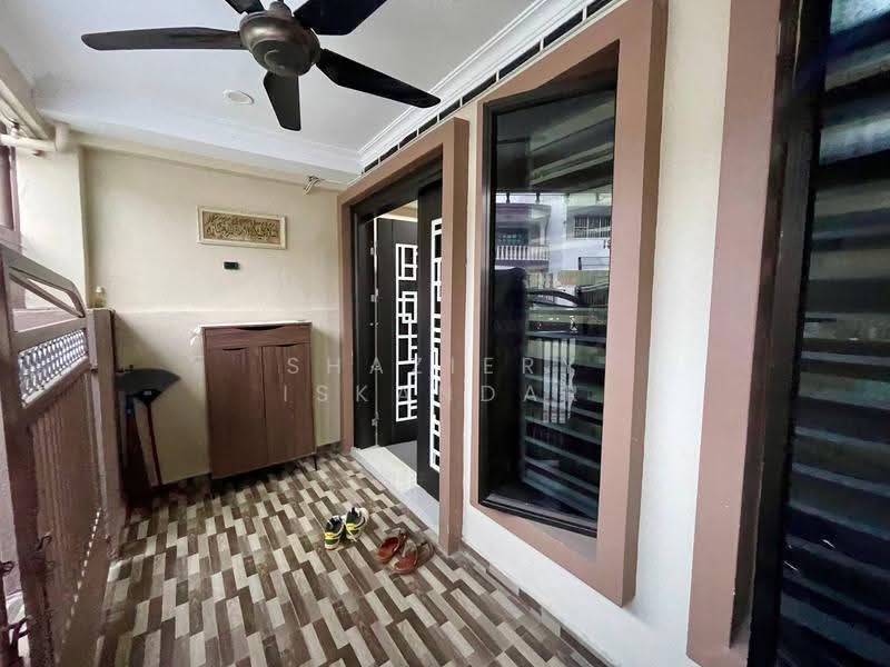 Rumah Teres 2-Tingkat untuk Dijual di Taman Cempaka (Ampang) - Shaziery Iskandar - Entrance - PropertyGuru.com.my