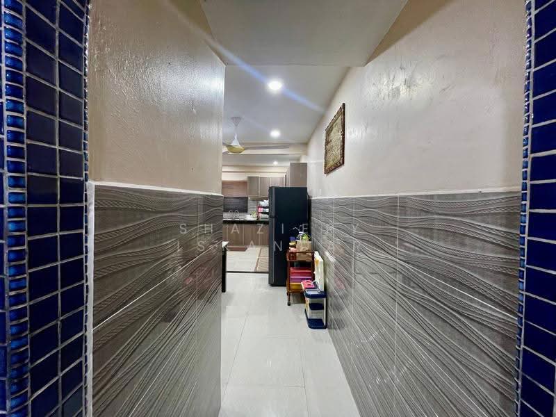 Rumah Teres 2-Tingkat untuk Dijual di Taman Cempaka (Ampang) - Shaziery Iskandar - Kitchen - PropertyGuru.com.my