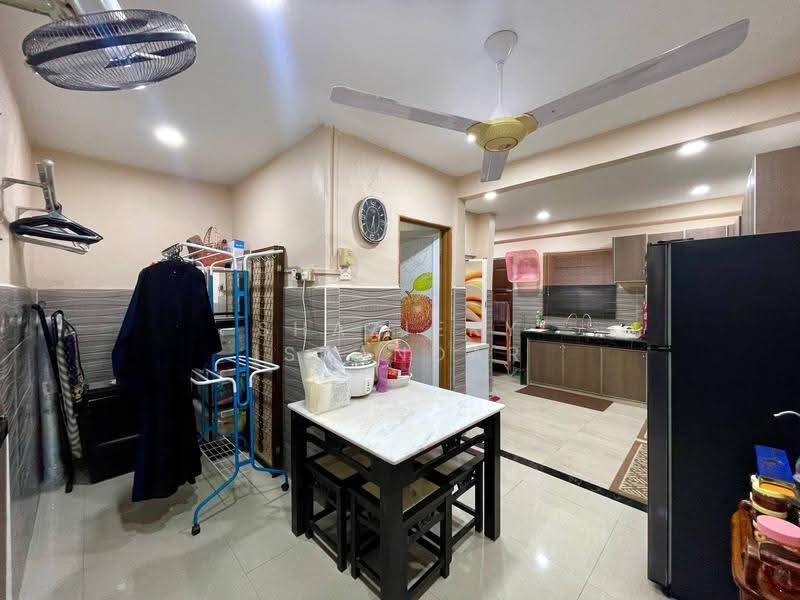 Rumah Teres 2-Tingkat untuk Dijual di Taman Cempaka (Ampang) - Shaziery Iskandar - Kitchen - PropertyGuru.com.my
