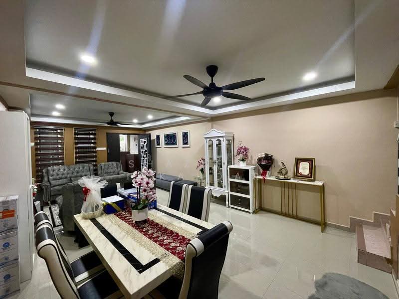 Rumah Teres 2-Tingkat untuk Dijual di Taman Cempaka (Ampang) - Shaziery Iskandar - Living Room - PropertyGuru.com.my