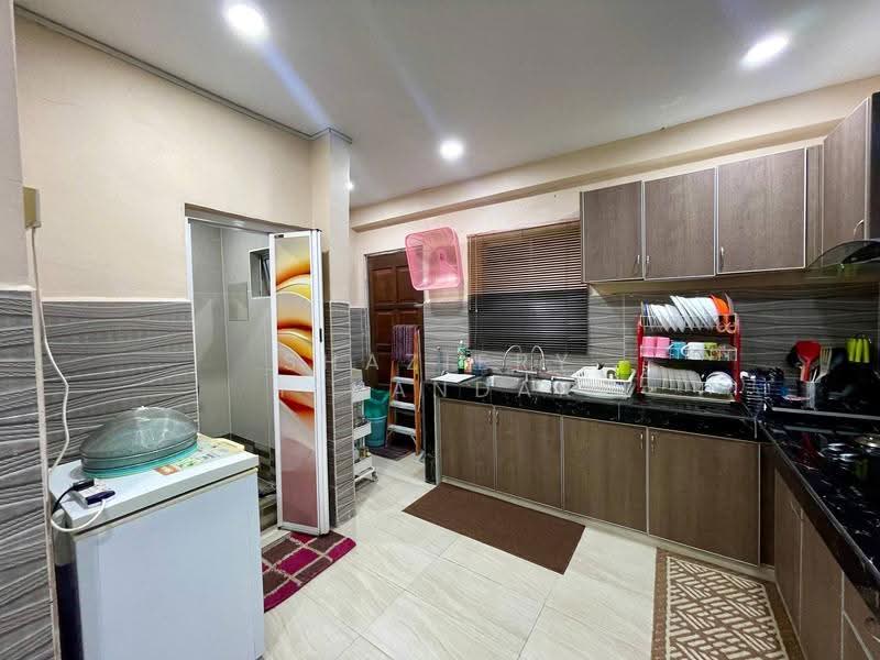 Rumah Teres 2-Tingkat untuk Dijual di Taman Cempaka (Ampang) - Shaziery Iskandar - Kitchen - PropertyGuru.com.my