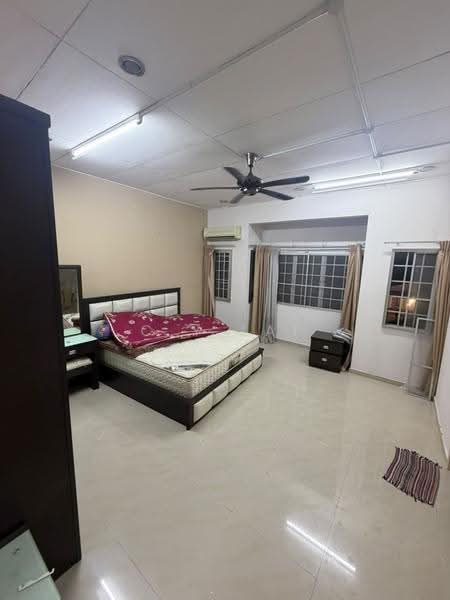 Rumah Teres 2-Tingkat untuk Disewa di Pjs 7 (Sunway) - C Y Lai - Bedroom - PropertyGuru.com.my