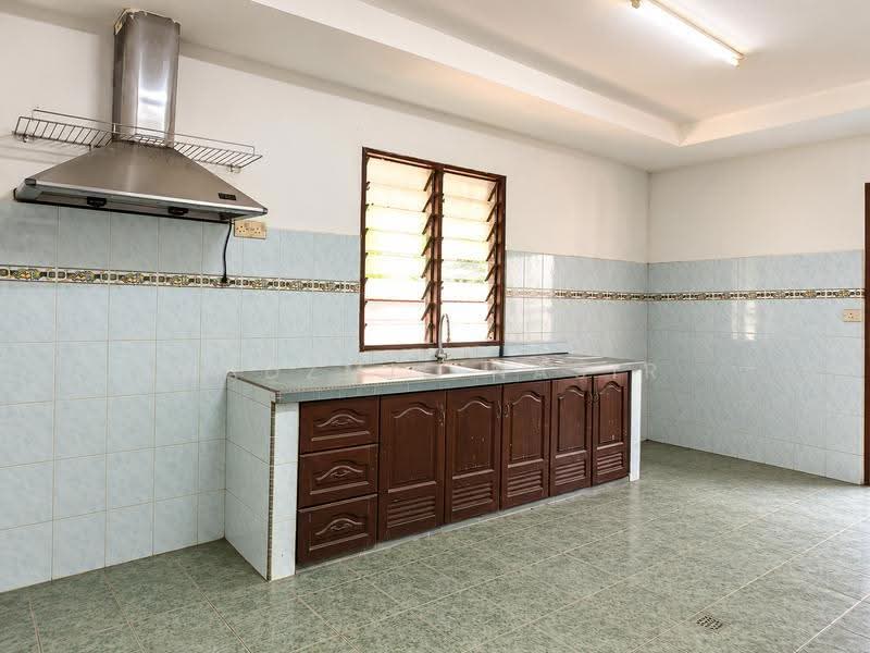 Rumah Teres 2-Tingkat untuk Dijual di Seksyen 4 (Bangi) - Nadzmie Nasir - Kitchen - PropertyGuru.com.my