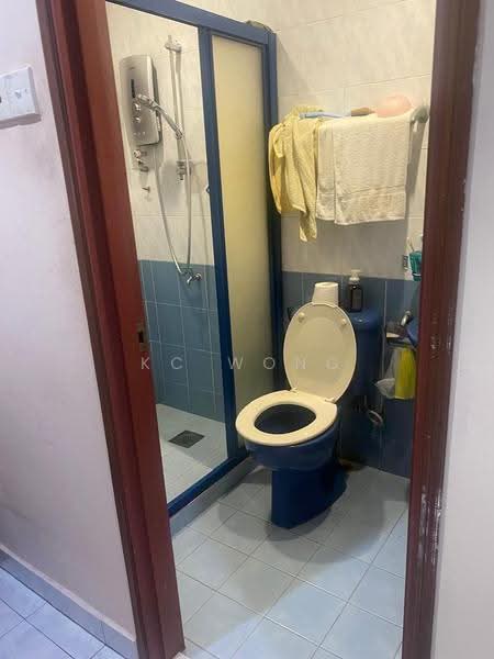 Rumah Teres 2-Tingkat untuk Dijual di Taman Overseas Union (Taman Oug) (Jalan Klang Lama (Old Klang Road)) - KC Wong - Bathroom - PropertyGuru.com.my