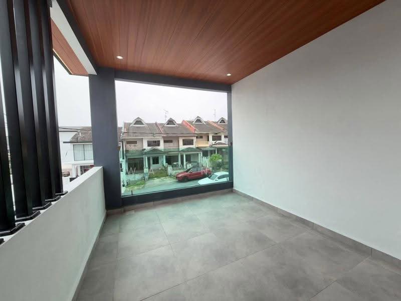 Semi-Detached House for Sale in Taman Sri Putri (Skudai) - Wan Ning - Balcony - PropertyGuru.com.my
