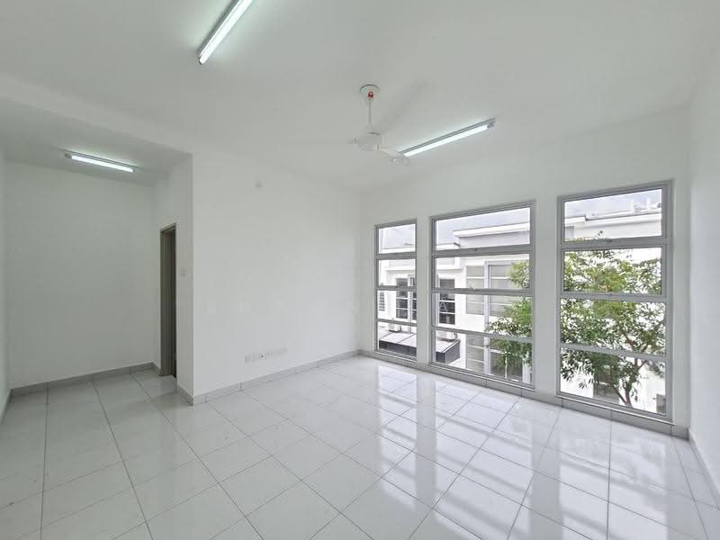 3-storey Terraced House for Sale in Masai (Johor) - Shawn Law - Living Room - PropertyGuru.com.my