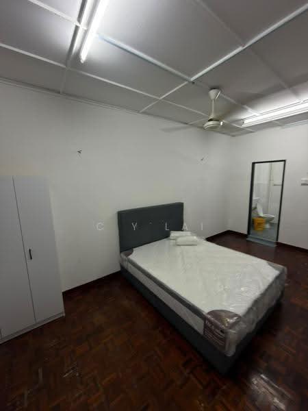 Rumah Teres 2-Tingkat untuk Disewa di SS2 (Petaling Jaya) - C Y Lai - Bedroom - PropertyGuru.com.my