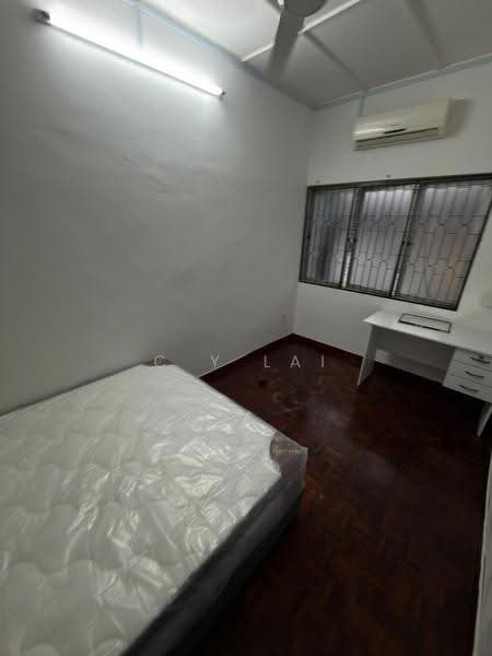 Rumah Teres 2-Tingkat untuk Disewa di SS2 (Petaling Jaya) - C Y Lai - Bedroom - PropertyGuru.com.my