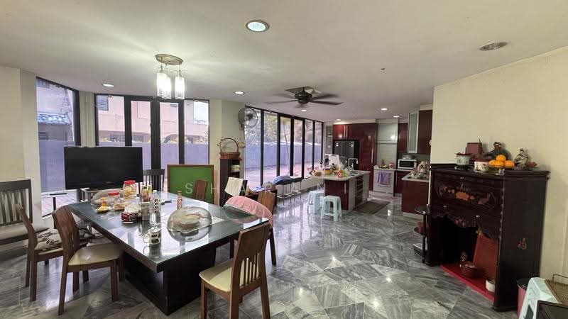 2-storey Terraced House for Sale in Seksyen 18 (Petaling Jaya) - Esharani . - Dining Room - PropertyGuru.com.my