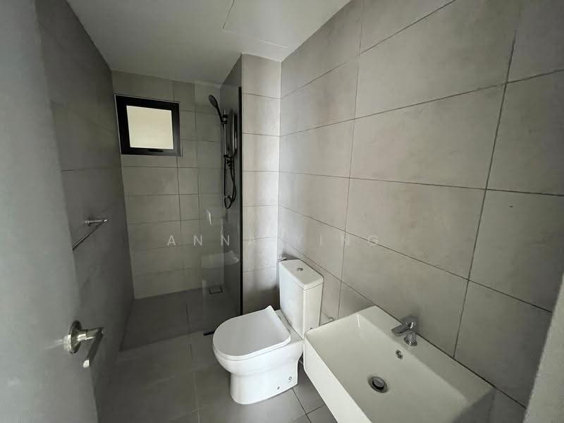 Kediaman Servis untuk Disewa di The Atera @ Petaling Jaya - Phase 2 - Anna Ying - Bathroom - PropertyGuru.com.my