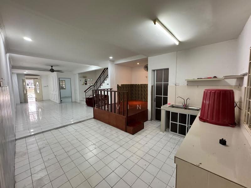 2-storey Terraced House for Sale in Taman Desa Mas (Rawang) - Kelvin . - Living Room - PropertyGuru.com.my