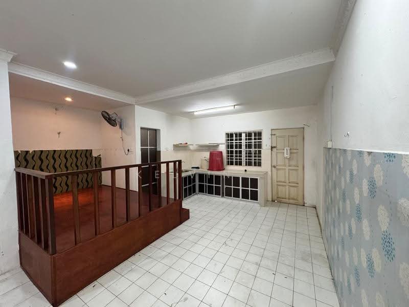 2-storey Terraced House for Sale in Taman Desa Mas (Rawang) - Kelvin . - Kitchen - PropertyGuru.com.my